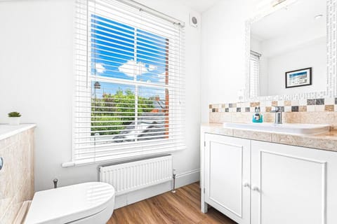 Bakersfield Retreat House in Henley-on-Thames