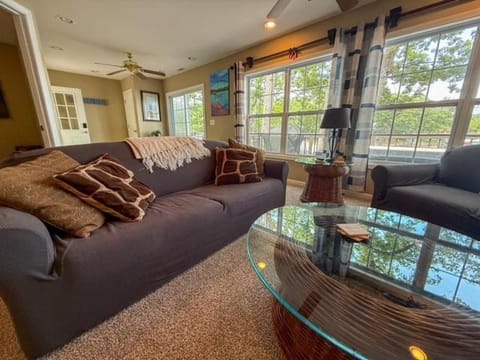 Slice of Paradise House in Lake of the Ozarks