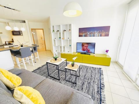 City Escape - Cozy 1BR Flat with terrace&parking Apartment in Luxembourg