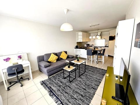 City Escape - Cozy 1BR Flat with terrace&parking Apartment in Luxembourg