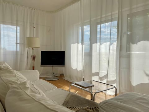 Exklusiv LIVING Gemütlich & Central In Hochheim inkl, Parking Apartment in Wiesbaden