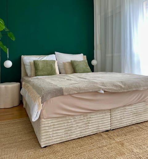 Exklusiv LIVING Gemütlich & Central In Hochheim inkl, Parking Apartment in Wiesbaden