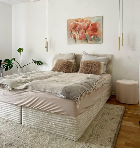 Exklusiv LIVING Gemütlich & Central In Hochheim inkl, Parking Apartment in Wiesbaden