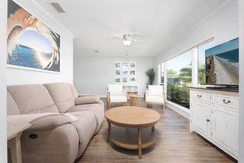 Be A Nomad Welcome to Your Neptune Beach Retreat House in Neptune Beach