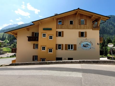 Property building, Day, Property logo or sign, Mountain view