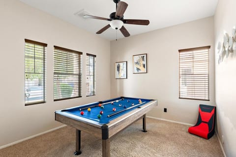 Dream And Drift Luxe Pool Spa Pool Table Firepit Paradise Villa in Casa Grande