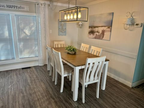 Ocean Lakes 2 golf cart 4 bedroom House in Surfside Beach