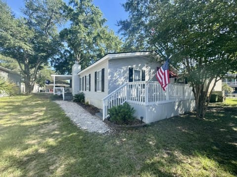 Ocean Lakes 2 golf cart 4 bedroom House in Surfside Beach