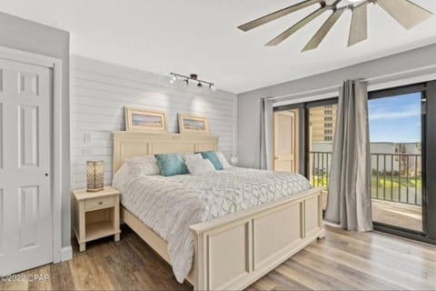 4BR Resort Home Ocean Views Sounds House in Lower Grand Lagoon