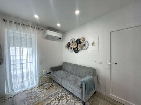 Living room, air conditioner