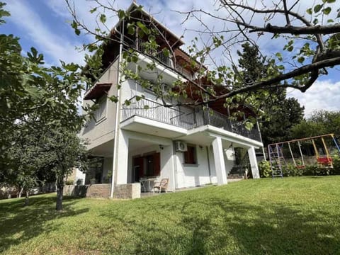 Yiannis & Ria's Farm House in Messenia