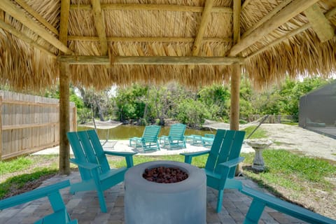 7 Mi Fort Myers Beach Luxe Mai Tai Villa House in Iona