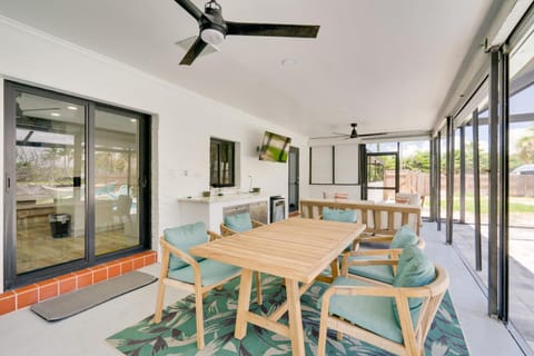 7 Mi Fort Myers Beach Luxe Mai Tai Villa House in Iona