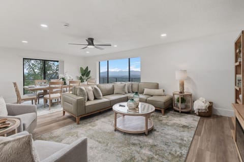 All-New Luxe Stay Views, Sauna & Hot Tub villa Villa in Holladay