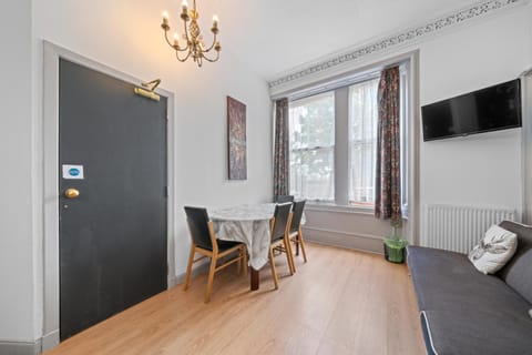 Communal lounge/ TV room, Living room