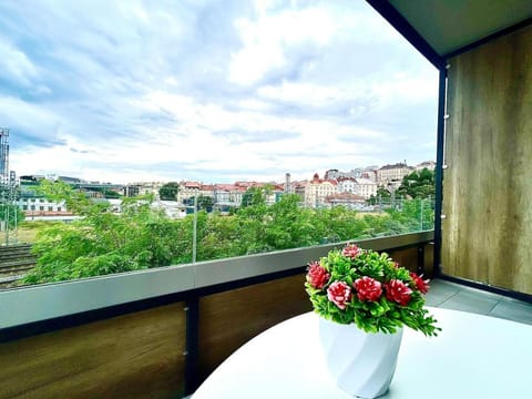 View (from property/room), Balcony/Terrace, City view