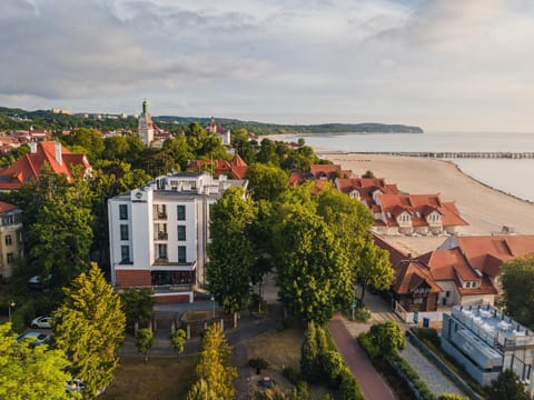 Property building, Neighbourhood, Bird's eye view, Beach, Sea view, Location
