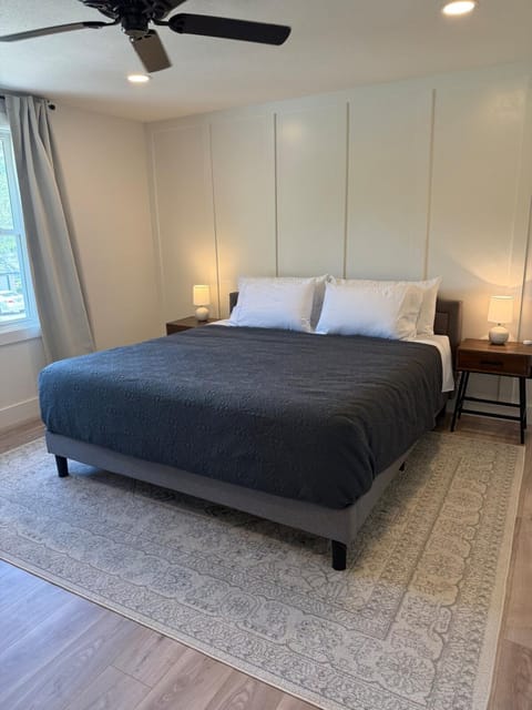 Three Palm Rentals House in San Antonio