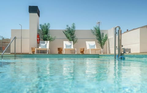 Day, Pool view, Swimming pool, sunbed