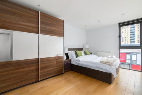 Bed, Photo of the whole room, Bedroom, towels, wardrobe