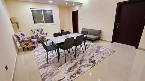 Elegant 5-bedroom Apartment near Al-Khan Beach Apartment in Al Sharjah