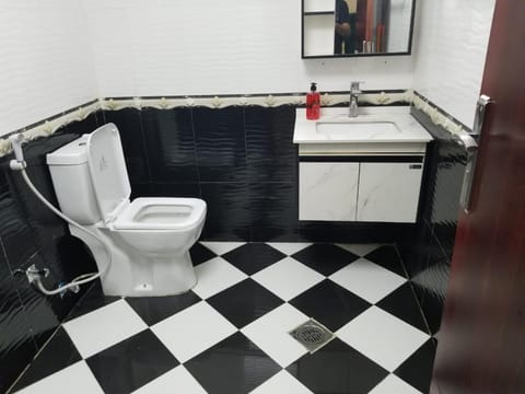 Elegant 5-bedroom Apartment near Al-Khan Beach Apartment in Al Sharjah