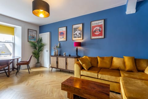 Communal lounge/ TV room, TV and multimedia, View (from property/room), View (from property/room), Living room, Seating area, Dining area