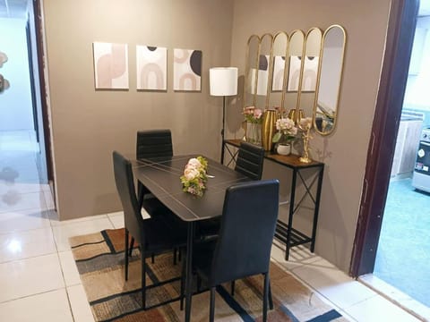 Beautiful 3-bedroom Family Apartment near Buhaira Corniche Apartment in Al Sharjah