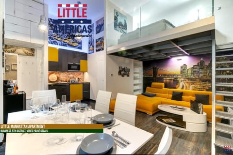 Kitchen or kitchenette, Living room, Seating area, Dining area
