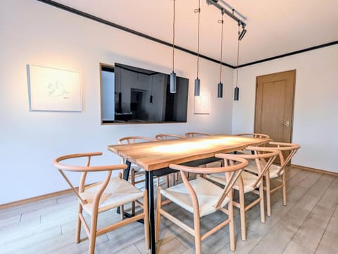 Seating area, Dining area
