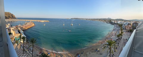 View (from property/room), Balcony/Terrace, Photo of the whole room, Beach, Sea view, Sea view