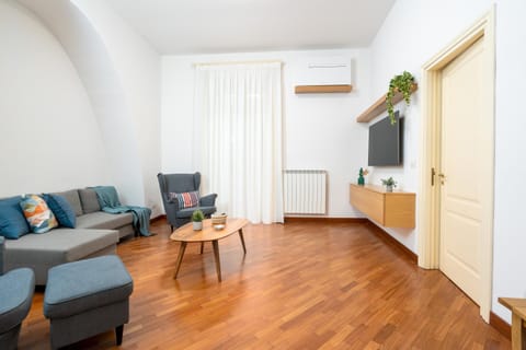 TV and multimedia, Living room, air conditioner