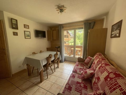 Bed, furniture, kitchen