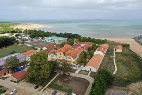 Property building, Natural landscape, Bird's eye view, Beach