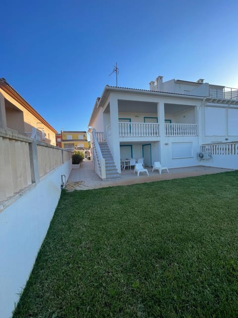 Villa AMANAY a Primera Línea de Playa con Piscina Privada Villa in Safor