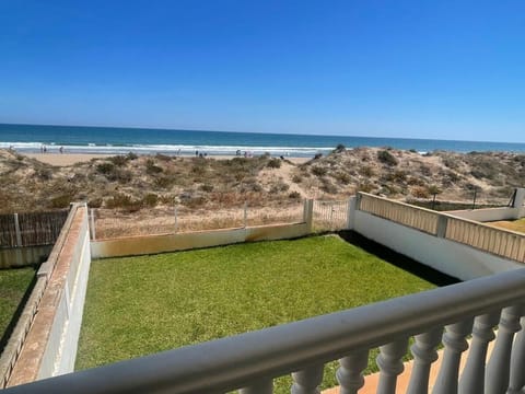 Villa AMANAY a Primera Línea de Playa con Piscina Privada Villa in Safor