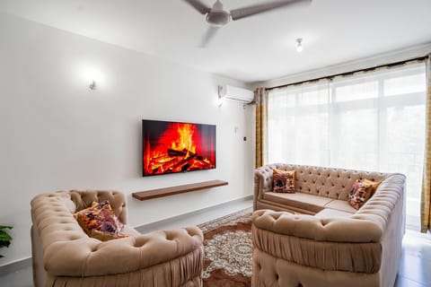 Communal lounge/ TV room, TV and multimedia, Living room