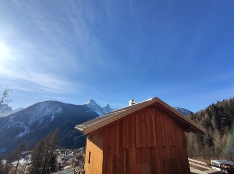 Property building, Day, Natural landscape, Mountain view