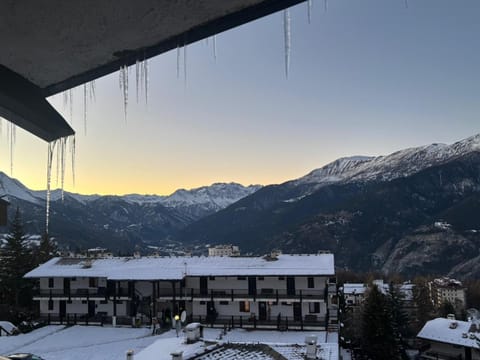 Day, Natural landscape, Winter, Mountain view