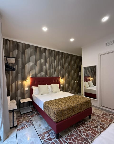 Bed, TV and multimedia, View (from property/room), Photo of the whole room, Bedroom, Breakfast, wardrobe, air conditioner