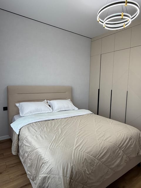 Bed, Photo of the whole room, Bedroom, wardrobe