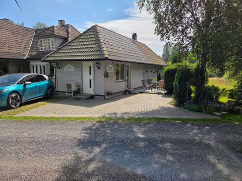Property building, Street view, Parking