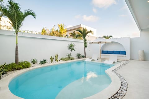 Day, Pool view, Swimming pool, sunbed