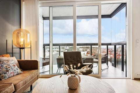 Oceanfront Balcony Apartment Apartment in Lofoten