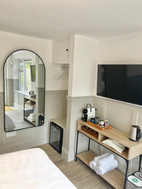 TV and multimedia, Photo of the whole room