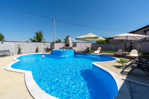 Pool view, Swimming pool, sunbed
