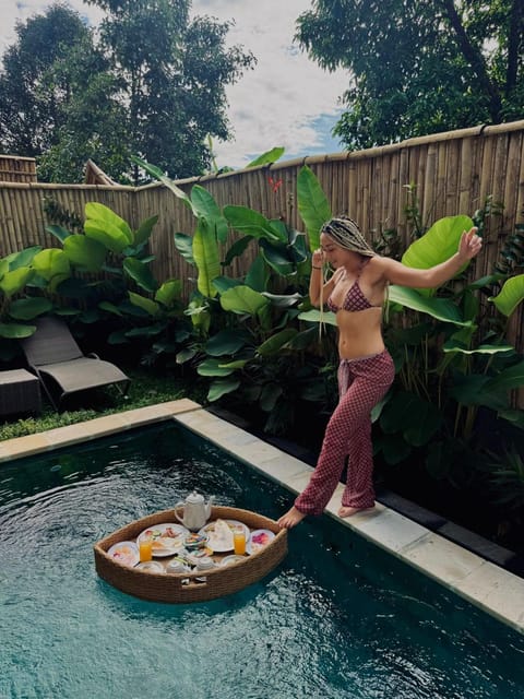 Property building, Swimming pool, Breakfast