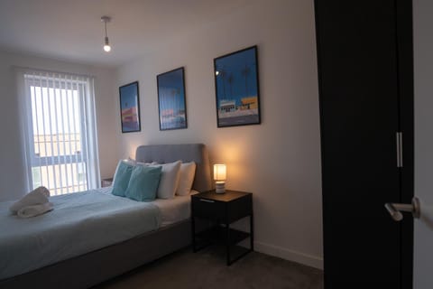 Luxury 2 Bed Penthouse Manchester Large Balcony Apartment in Salford