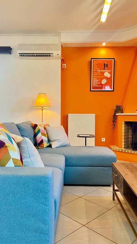 Living room, Seating area, air conditioner