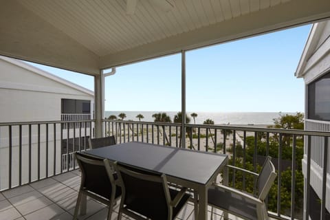 2531 Beach Villa- Captiva Three Bedroom Executive Penthouse Residence House in Sanibel Island